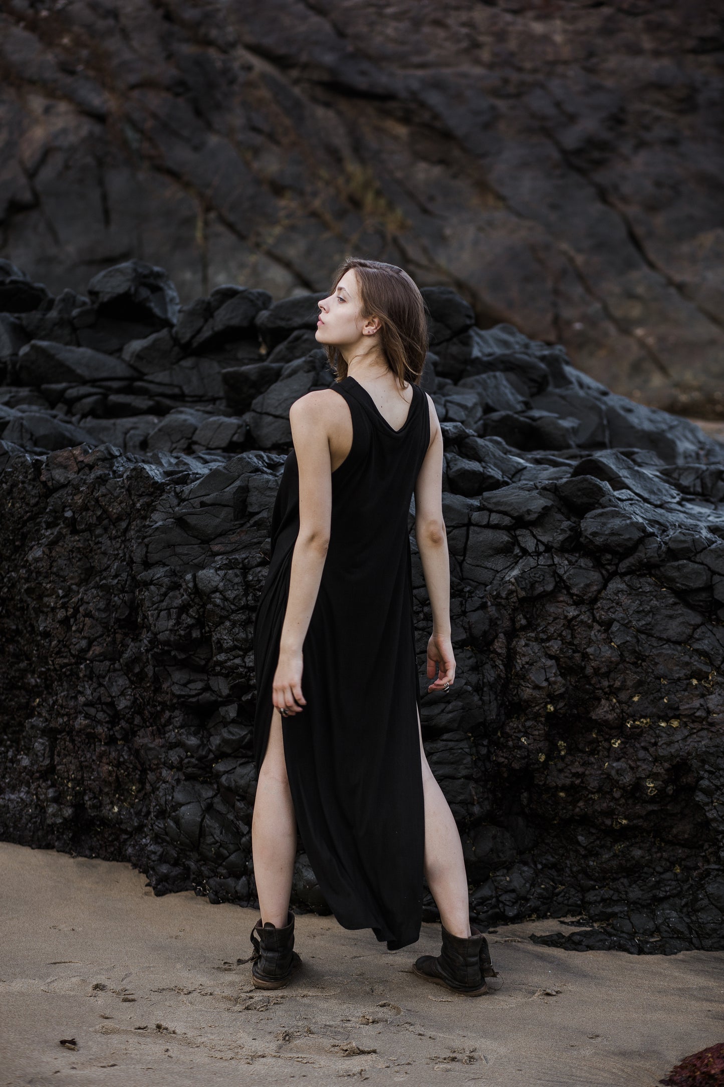 Ripple Dress / High Neck - Black