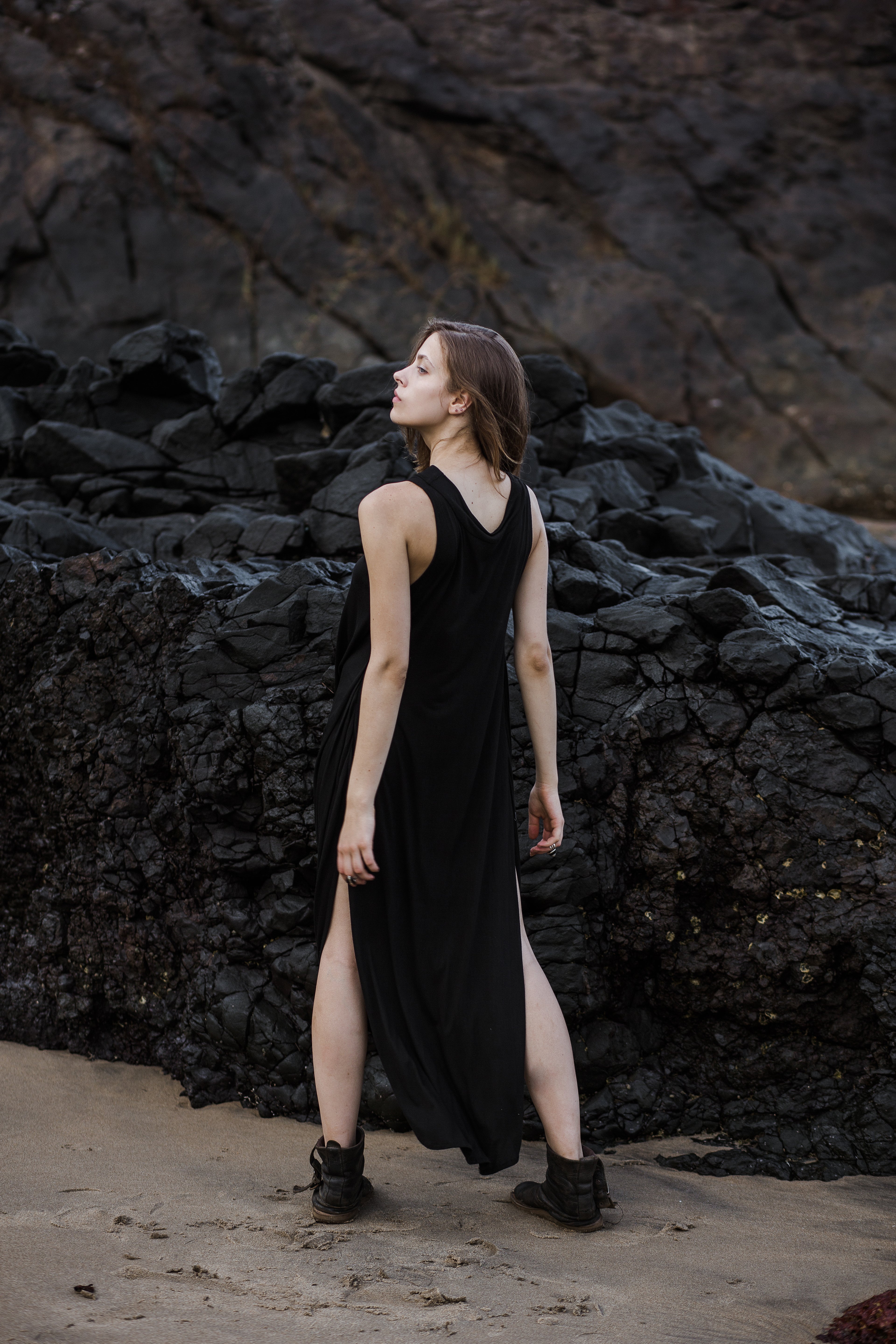Ripple Dress / High Neck - Black