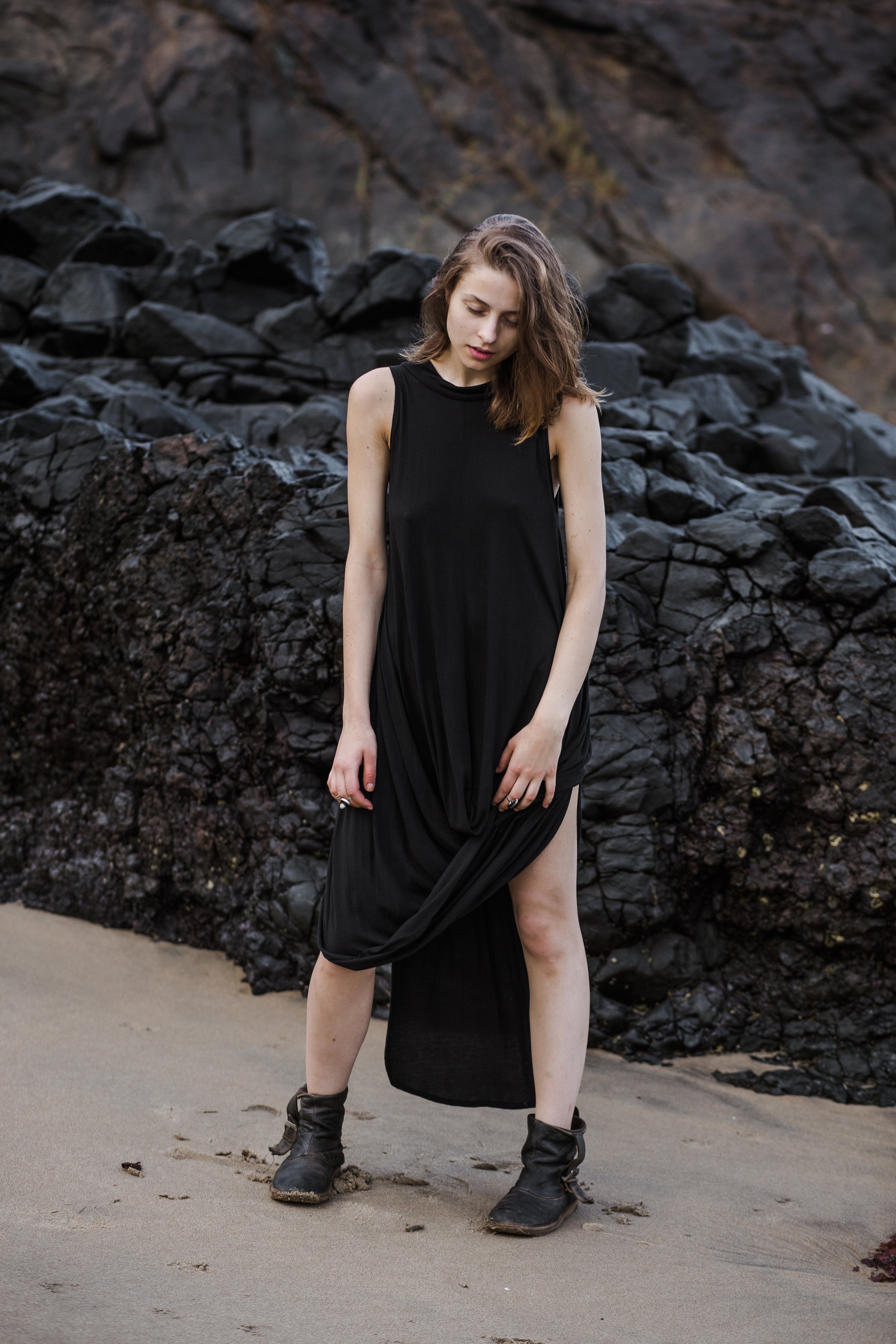 Ripple Dress / High Neck - Black
