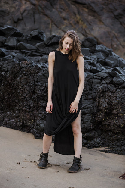 Ripple Dress / High Neck - Black