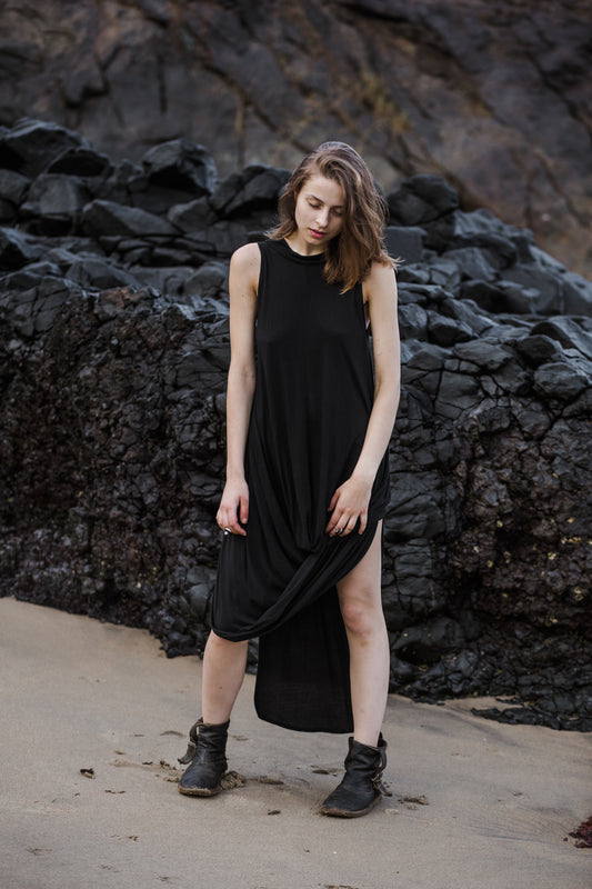 Ripple Dress / High Neck - Black